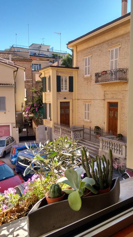 Largo Fileni 7 San Benedetto del Tronto Exterior foto